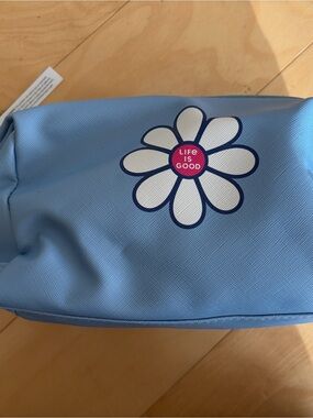 Life is Good Women's Daisy Pouch - Light Blue